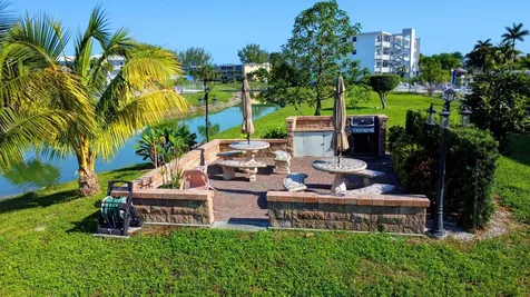 267 Wellington J West Palm Beach FL 33417