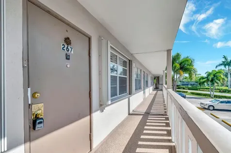 267 Wellington J West Palm Beach FL 33417