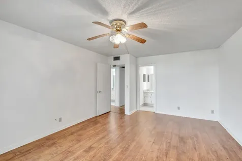 267 Wellington J West Palm Beach FL 33417