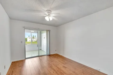 267 Wellington J West Palm Beach FL 33417