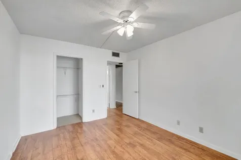 267 Wellington J West Palm Beach FL 33417