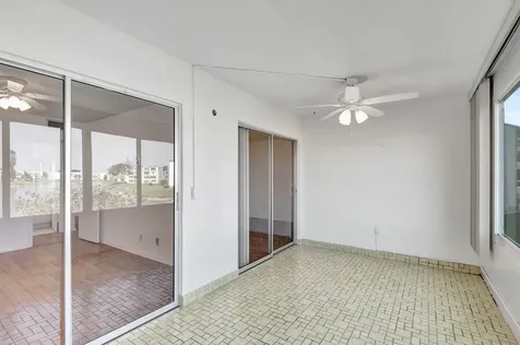 267 Wellington J West Palm Beach FL 33417