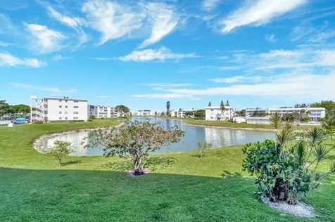 267 Wellington J West Palm Beach FL 33417