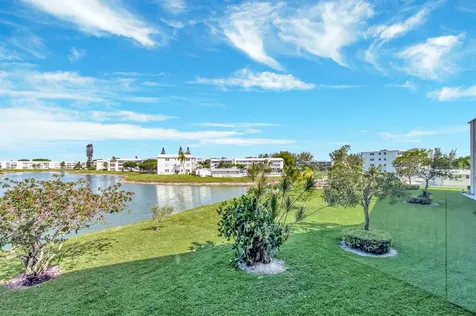 267 Wellington J West Palm Beach FL 33417