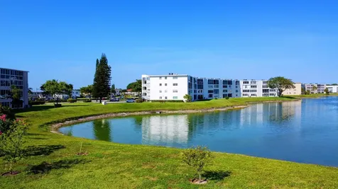 267 Wellington J West Palm Beach FL 33417