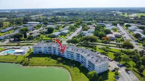 267 Wellington J West Palm Beach FL 33417