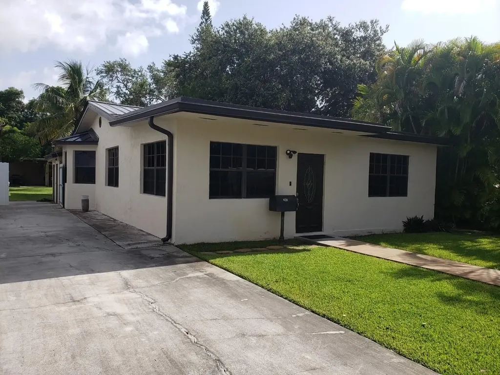 2411 Adams Street Hollywood FL 33020