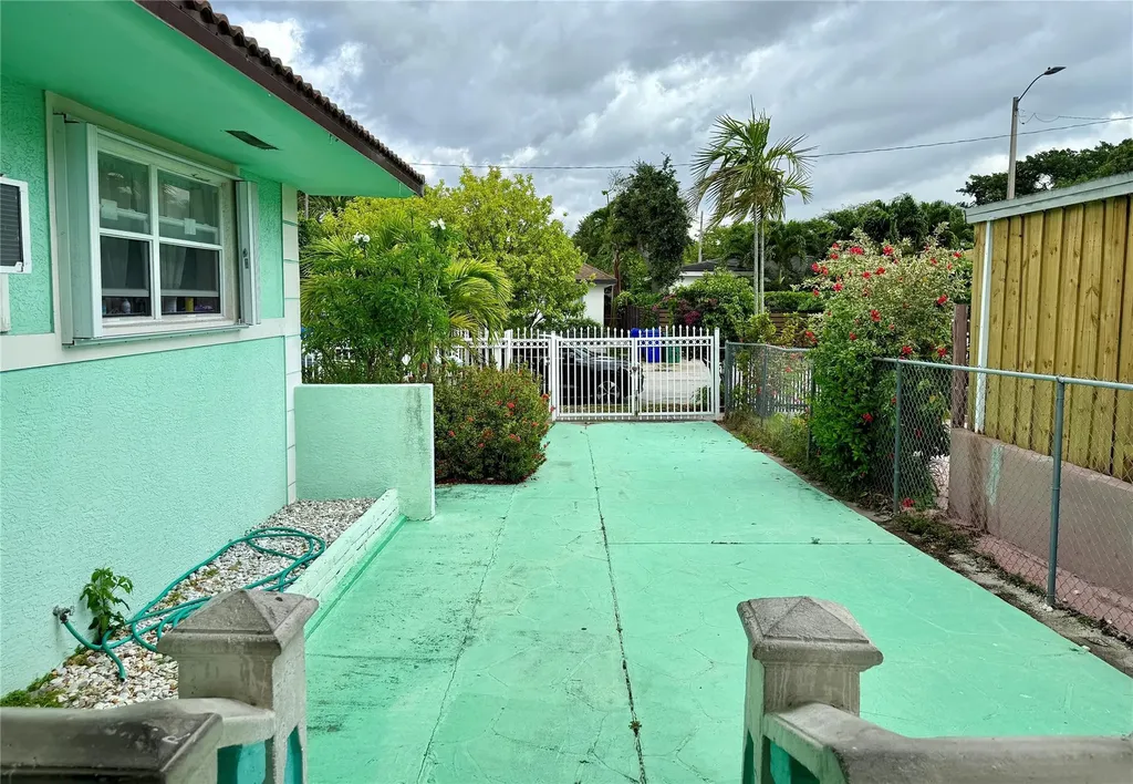 430 NE 75th Street Miami FL 33138