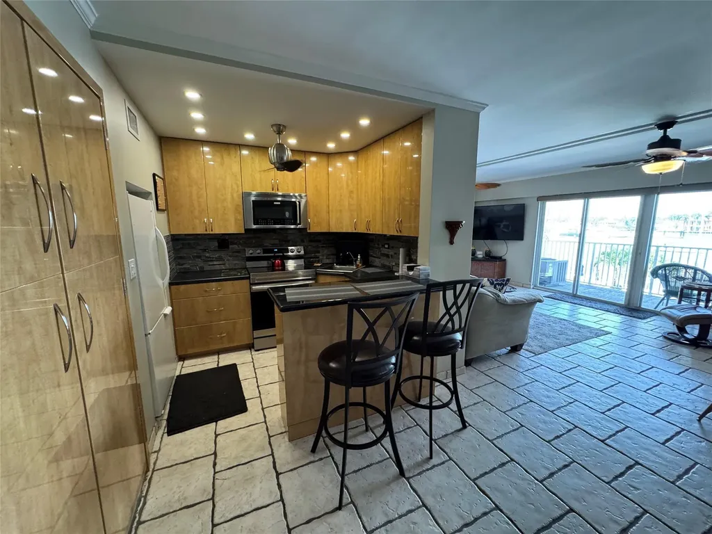 95 N Birch Road Fort Lauderdale FL 33304