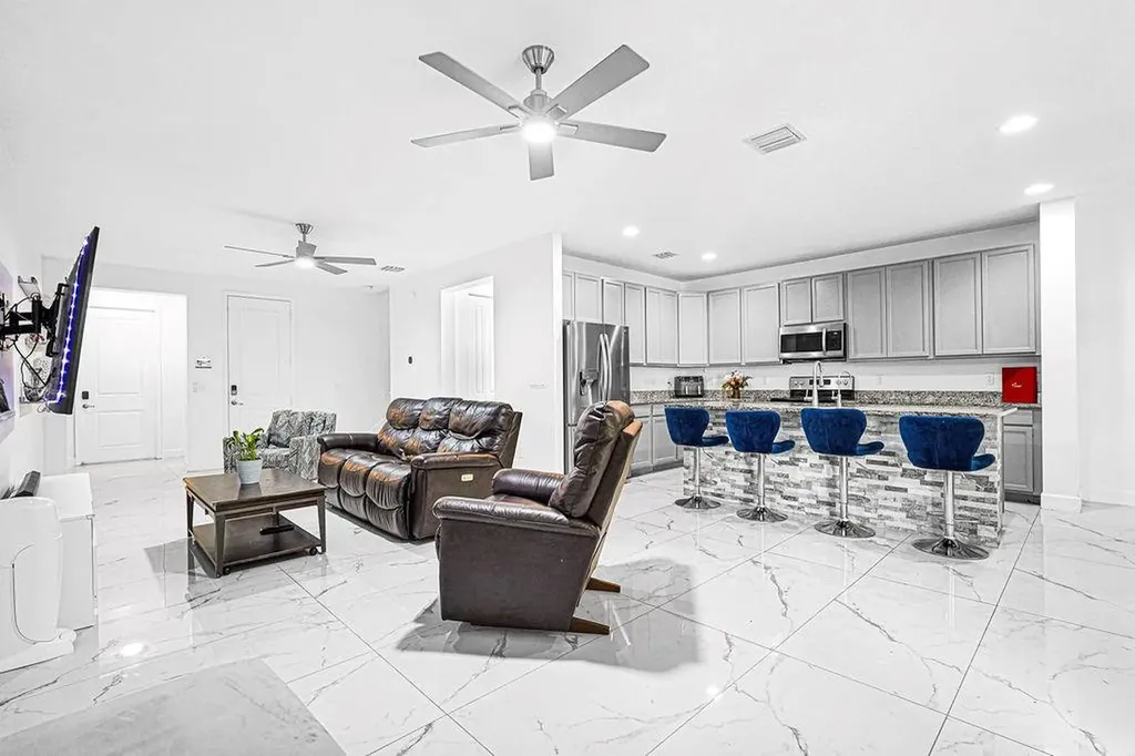 453 NW 36th Avenue Pompano Beach FL 33069