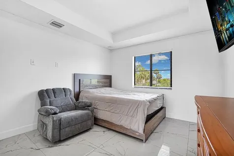 453 NW 36th Avenue Pompano Beach FL 33069