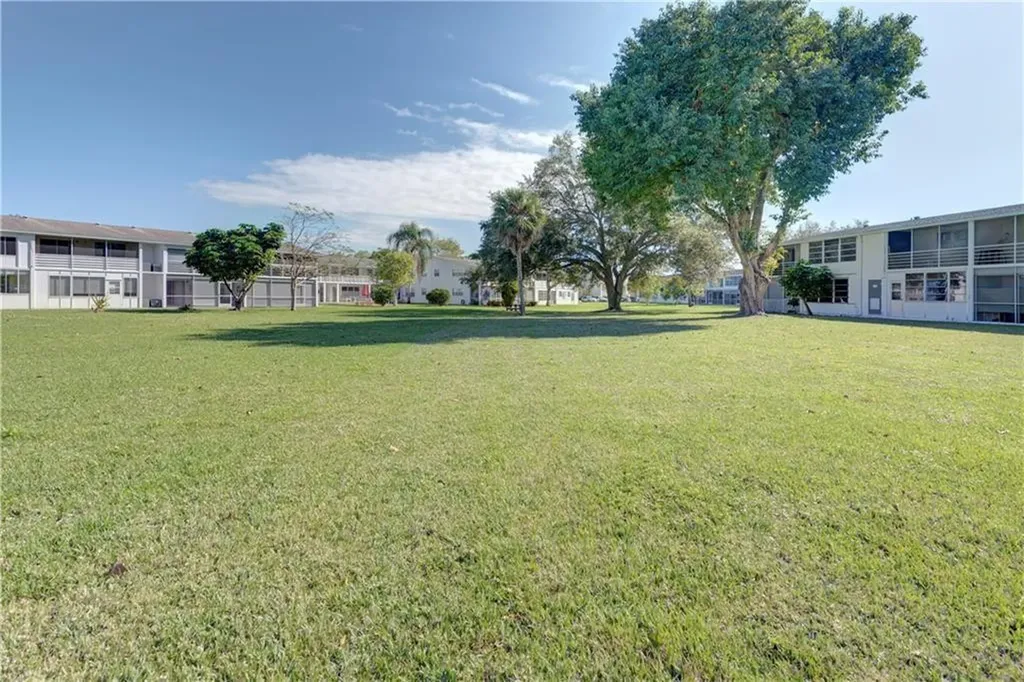 194 Newport L Deerfield Beach FL 33442