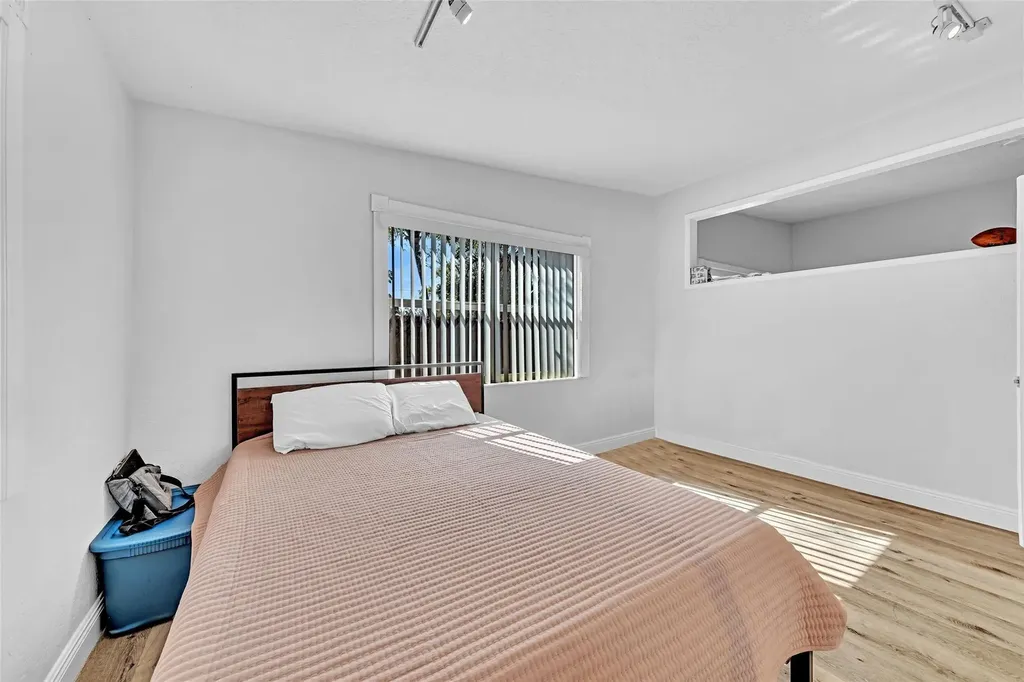 805 NE 17th Avenue Fort Lauderdale FL 33304