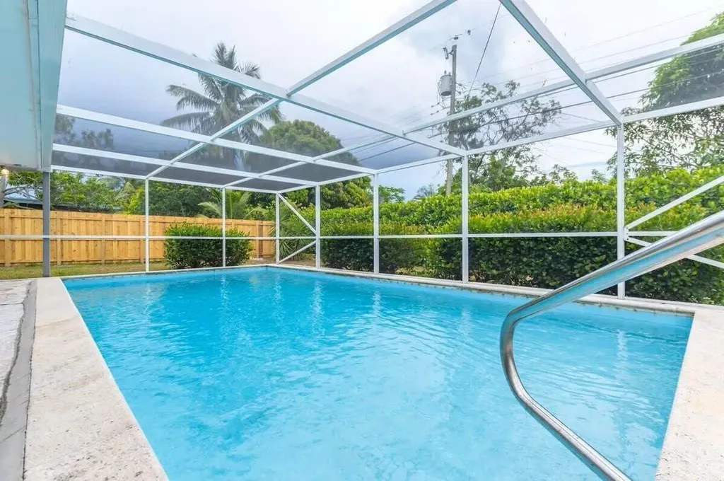176 SE 27th Place Boynton Beach FL 33435