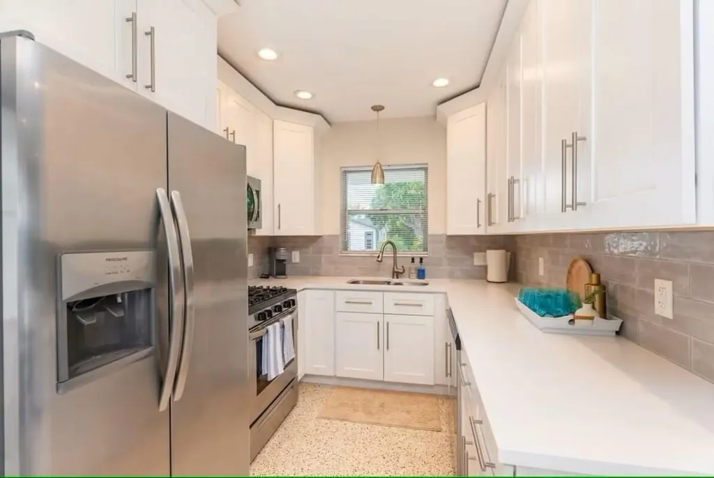 176 SE 27th Place Boynton Beach FL 33435