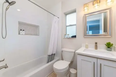 176 SE 27th Place Boynton Beach FL 33435