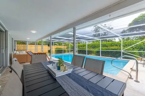 176 SE 27th Place Boynton Beach FL 33435