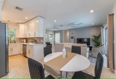 176 SE 27th Place Boynton Beach FL 33435
