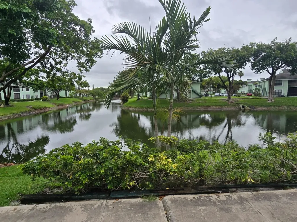 8775 NW 39th Street Sunrise FL 33351