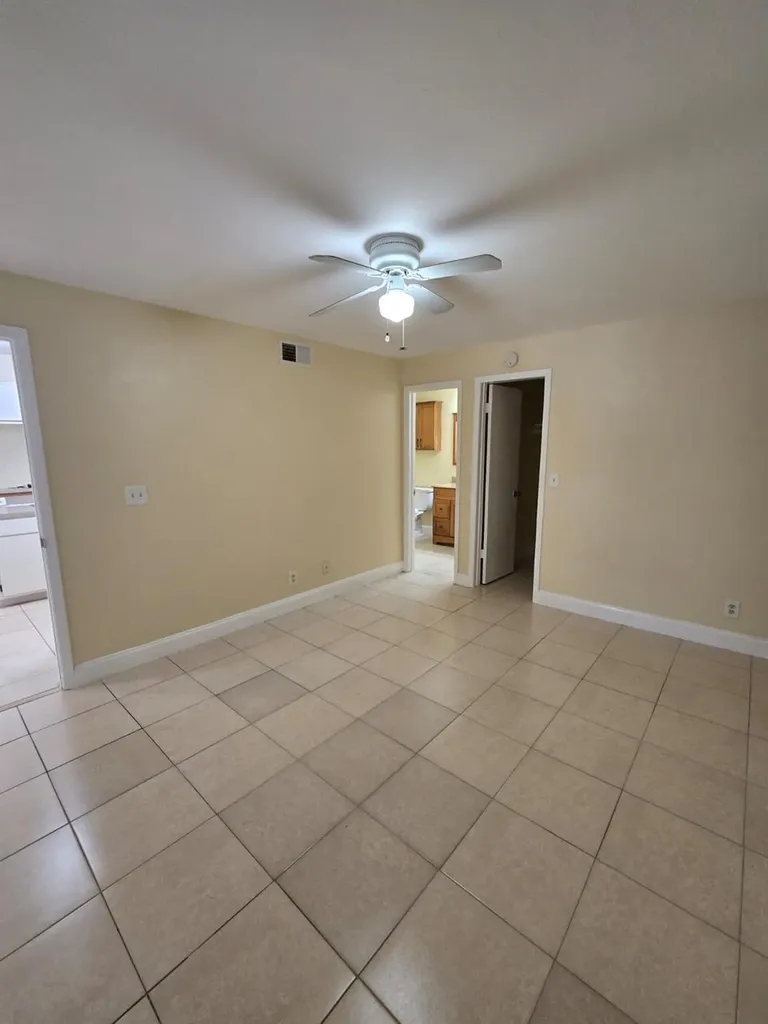 8775 NW 39th Street Sunrise FL 33351