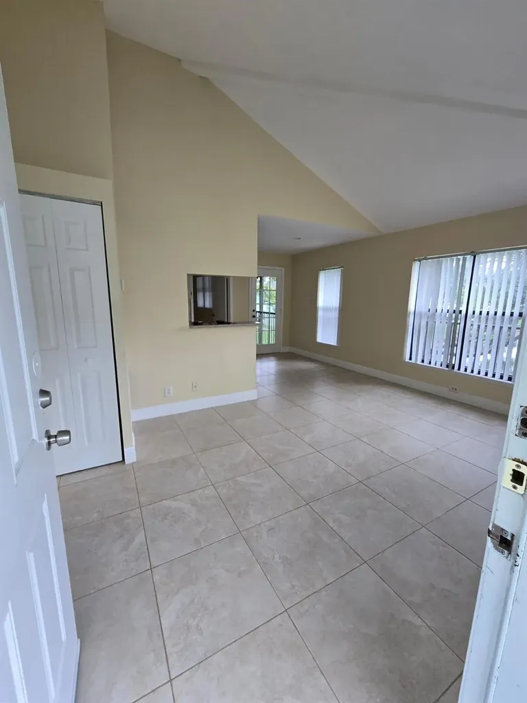 8775 NW 39th Street Sunrise FL 33351