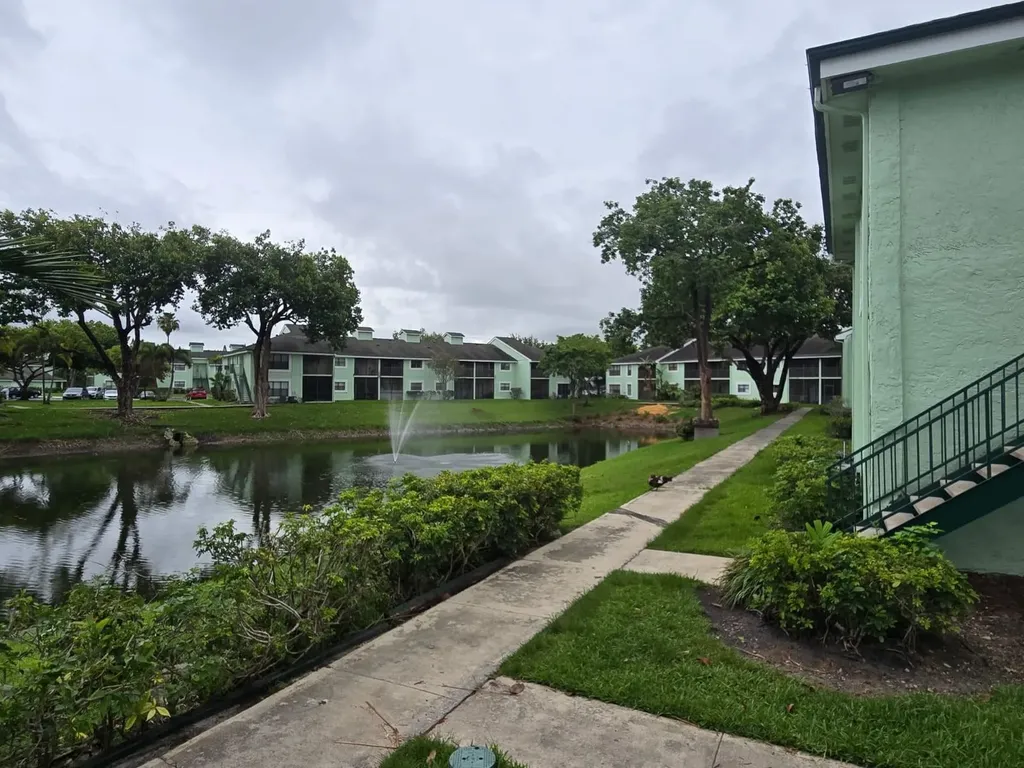 8775 NW 39th Street Sunrise FL 33351