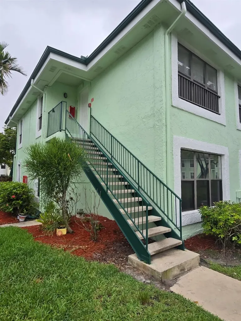 8775 NW 39th Street Sunrise FL 33351