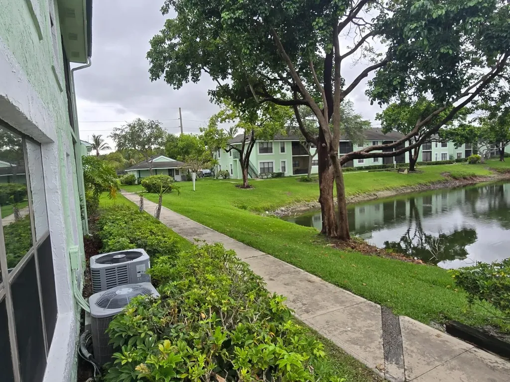 8775 NW 39th Street Sunrise FL 33351