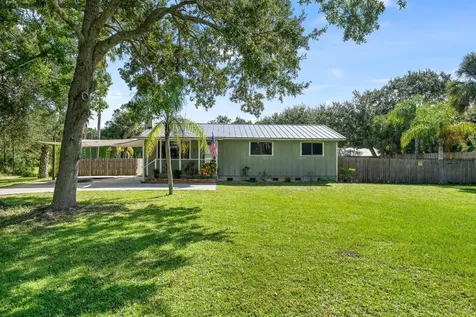 9633 Honeysuckle Sebastian FL 32976