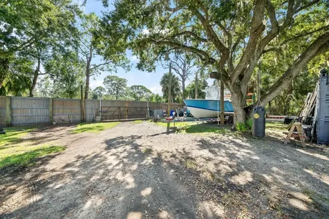 9633 Honeysuckle Sebastian FL 32976