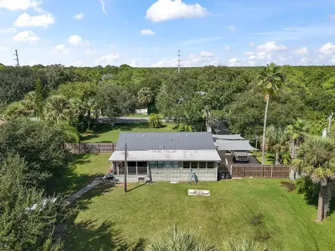 9633 Honeysuckle Sebastian FL 32976