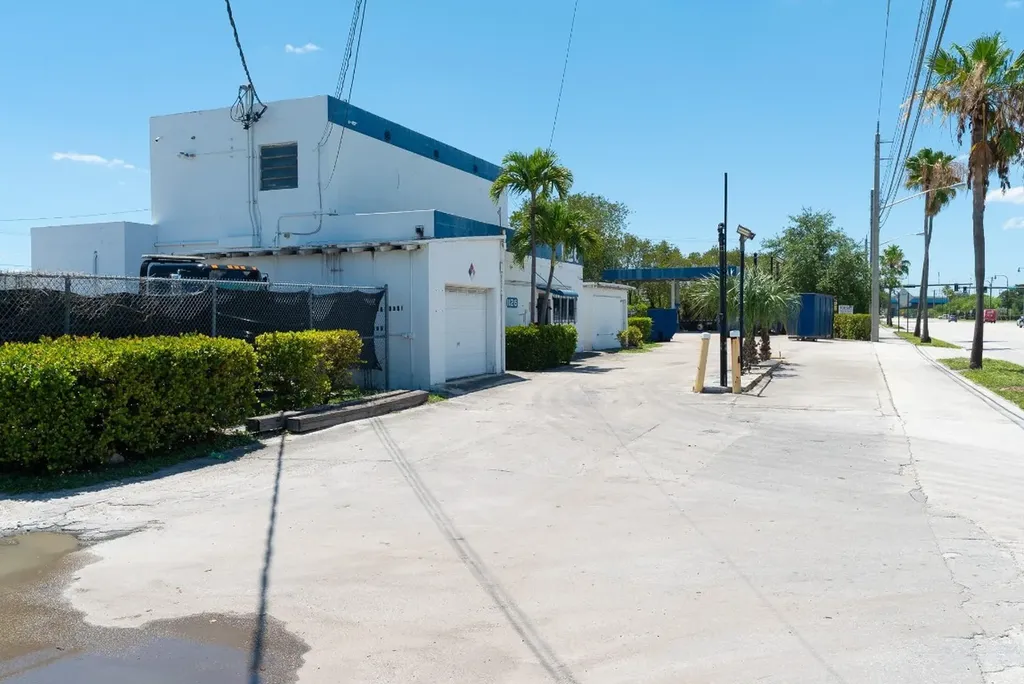 1126 Drive Martin Luther King Jr Boulevard Pompano Beach FL 33069