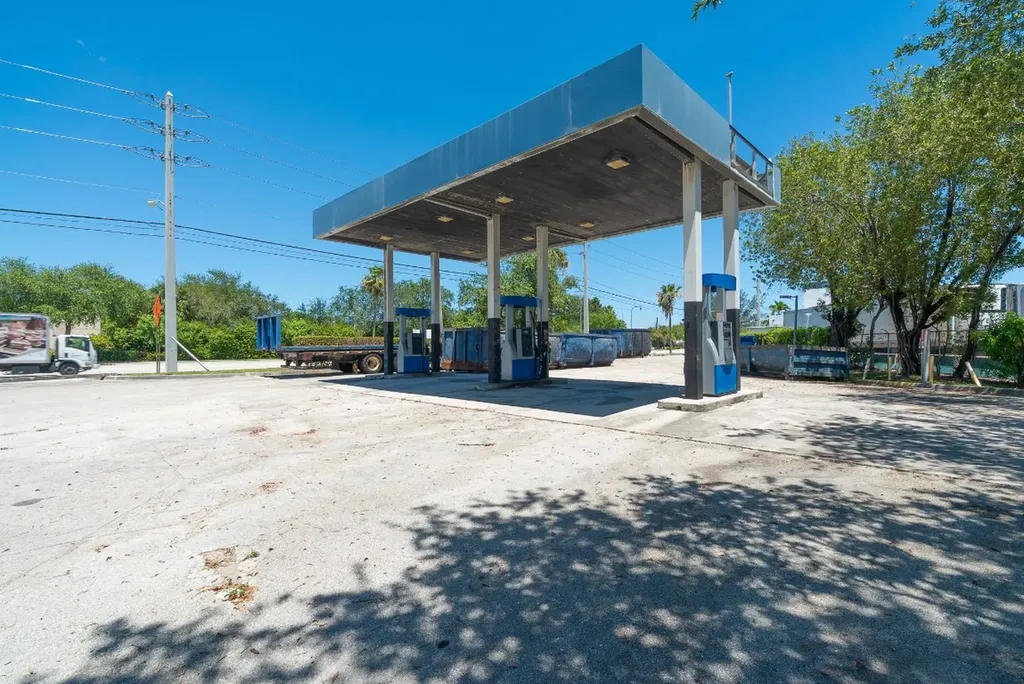 1126 Drive Martin Luther King Jr Boulevard Pompano Beach FL 33069