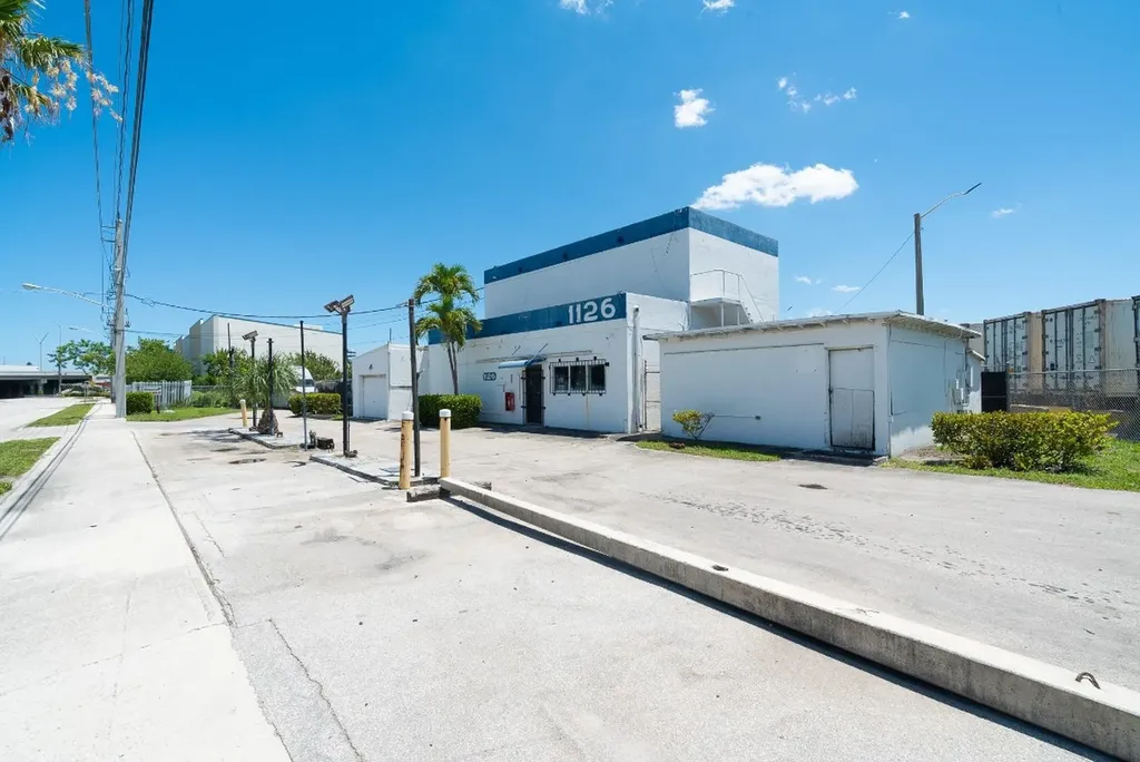 1126 Drive Martin Luther King Jr Boulevard Pompano Beach FL 33069