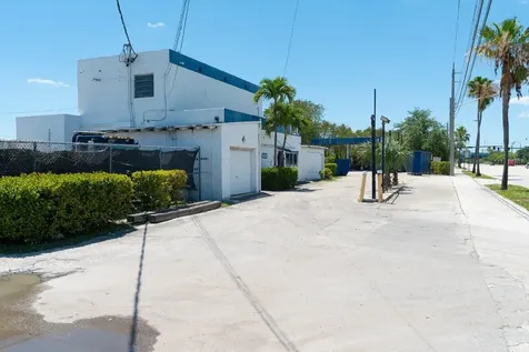 1126 Drive Martin Luther King Jr Boulevard Pompano Beach FL 33069
