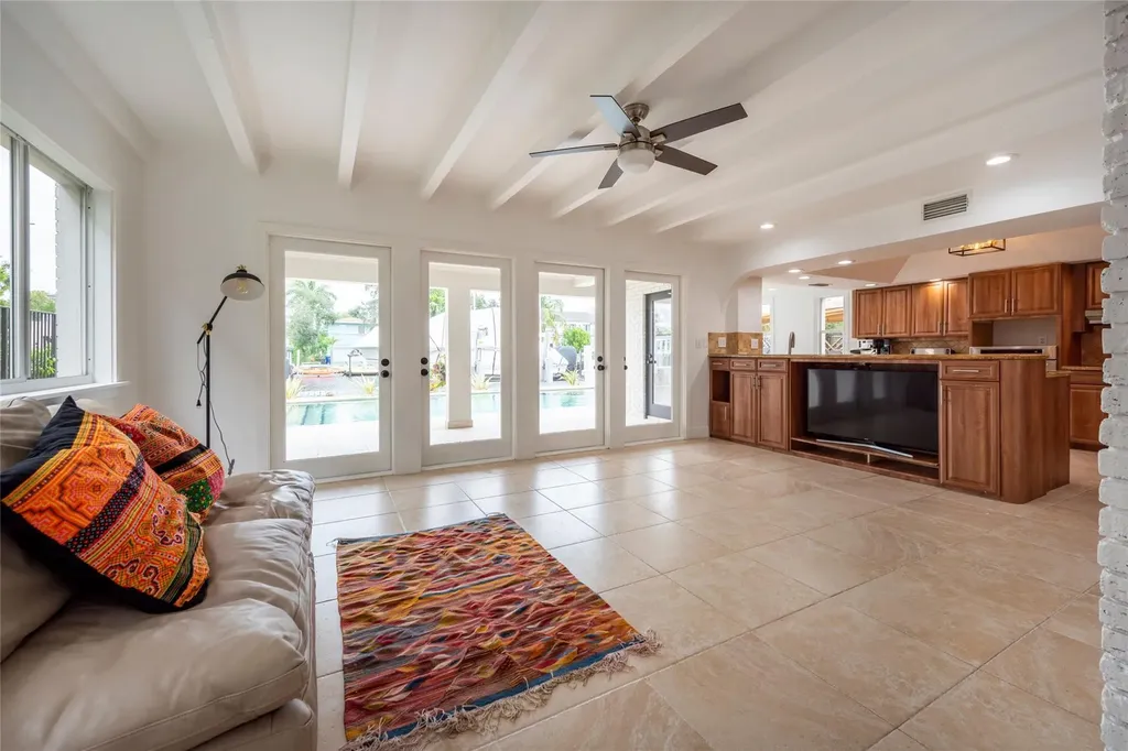 1749 SE 9th Street Fort Lauderdale FL 33316