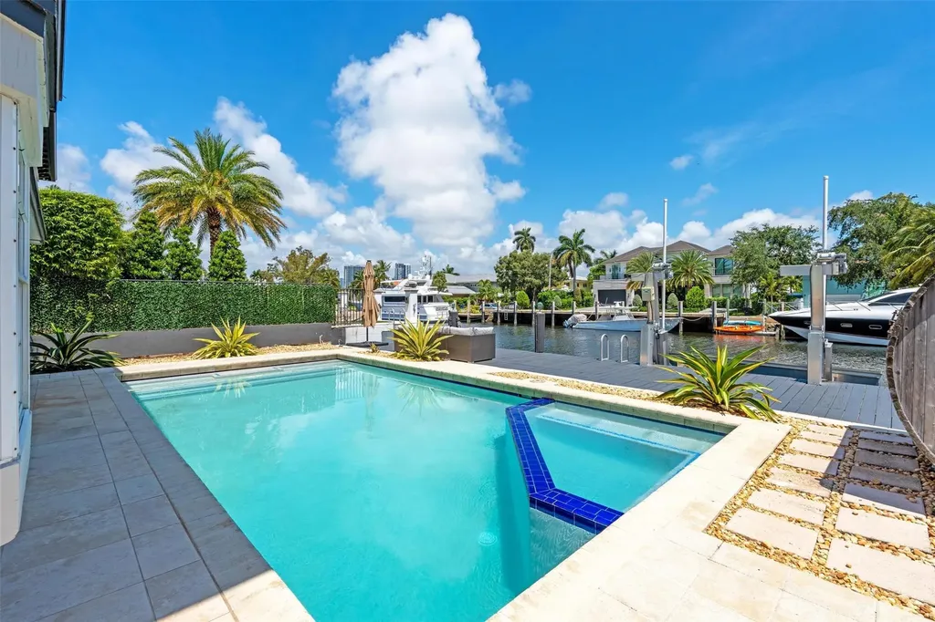 1749 SE 9th Street Fort Lauderdale FL 33316