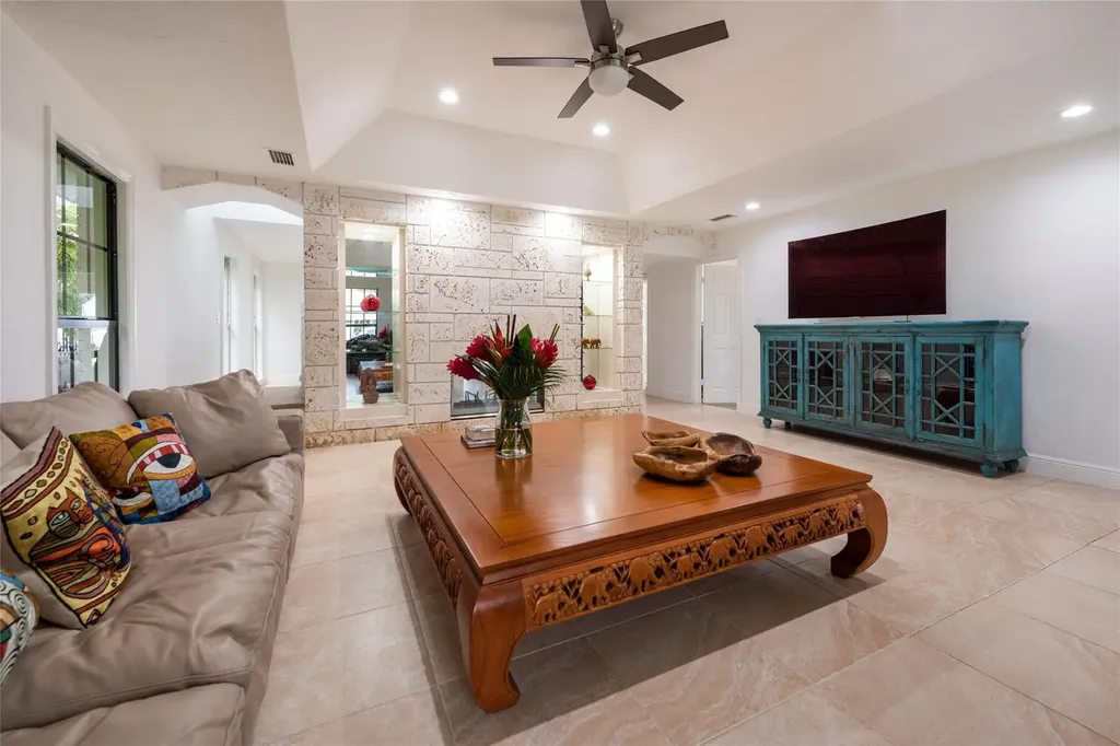 1749 SE 9th Street Fort Lauderdale FL 33316
