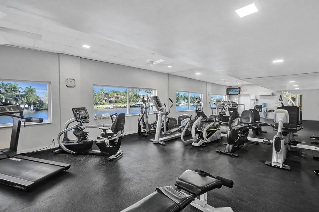 1051 Hillsboro Mile Hillsboro Beach FL 33062