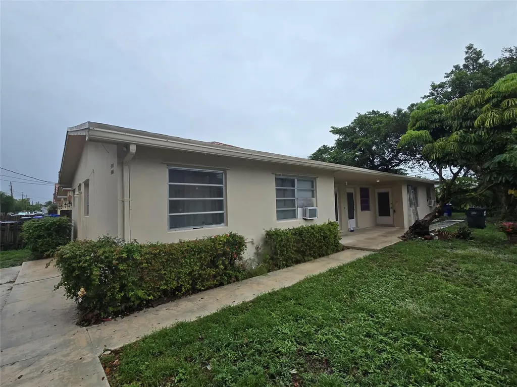 5805 Lincoln Street Hollywood FL 33021