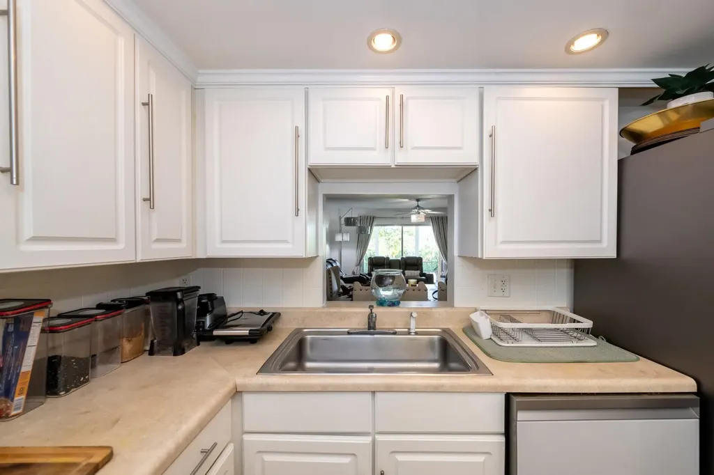8821 NW 38th Drive Coral Springs FL 33065