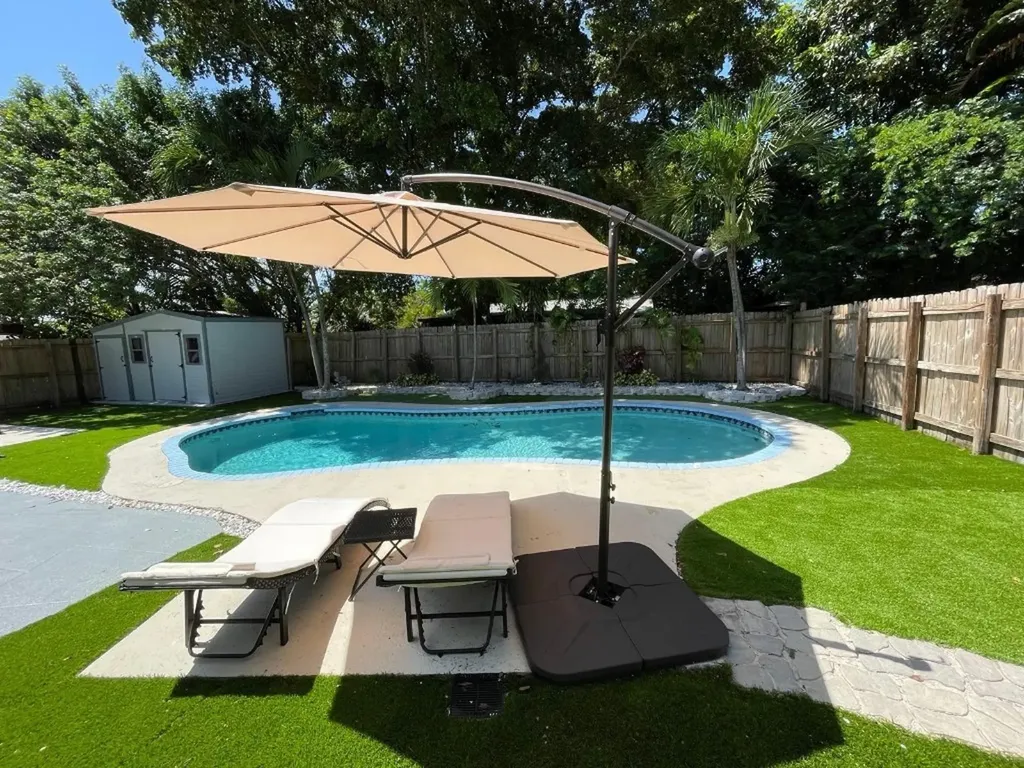 7521 Kimberly Boulevard North Lauderdale FL 33068