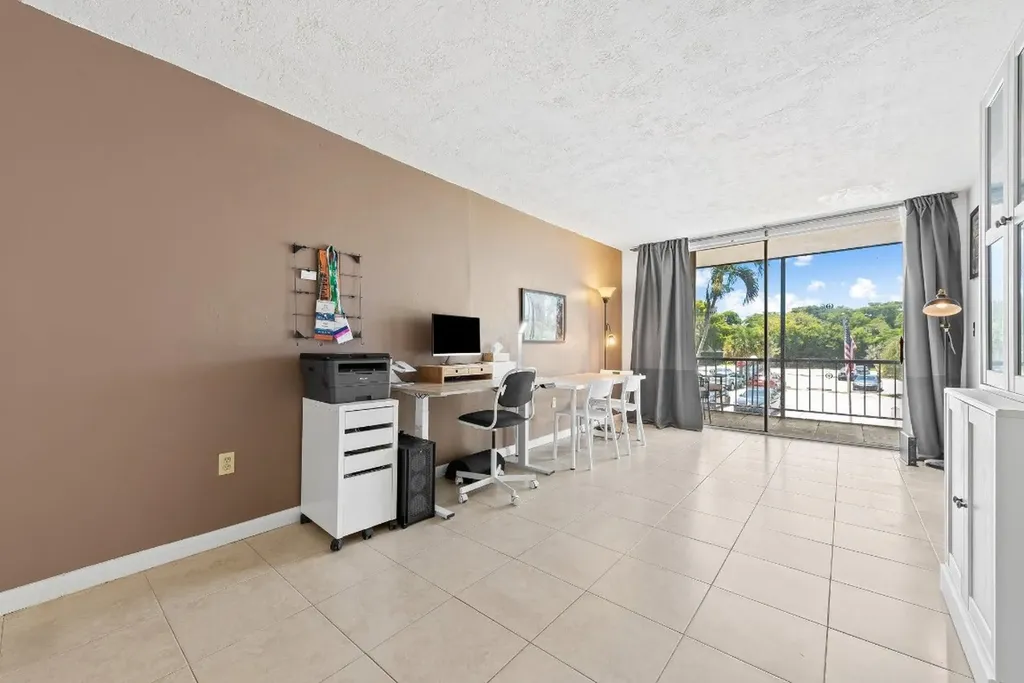 7100 NW 17th Street Plantation FL 33313