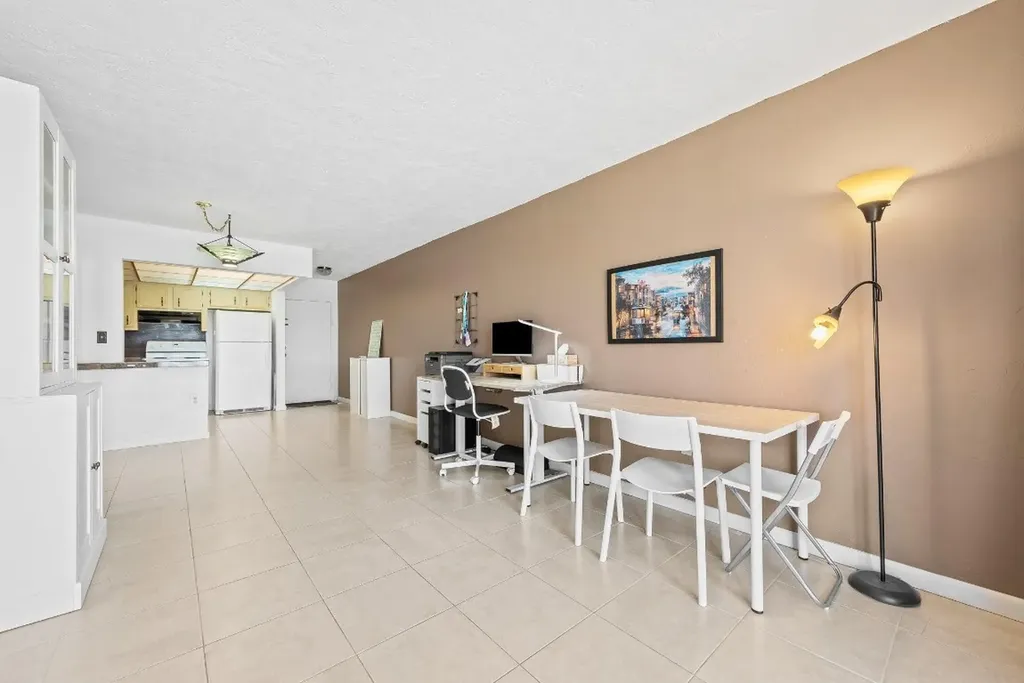 7100 NW 17th Street Plantation FL 33313