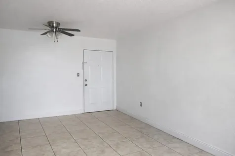 8185 NW 7th Street Miami FL 33126