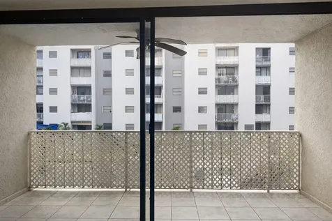 8185 NW 7th Street Miami FL 33126