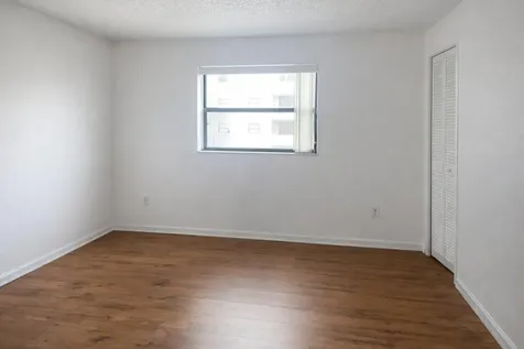 8185 NW 7th Street Miami FL 33126