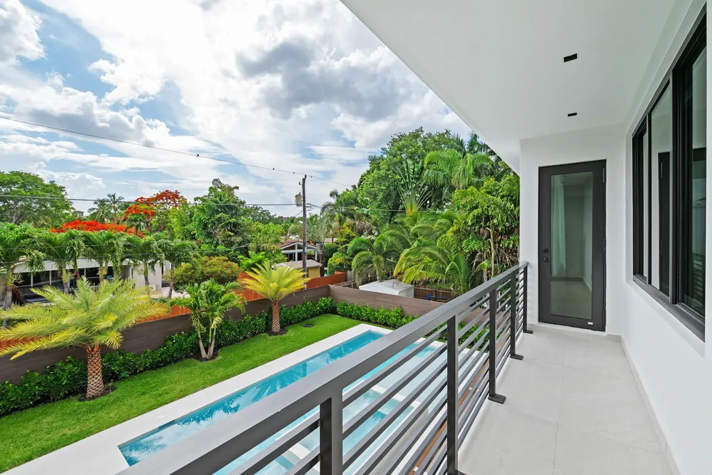 425 NE 10th Avenue Fort Lauderdale FL 33301