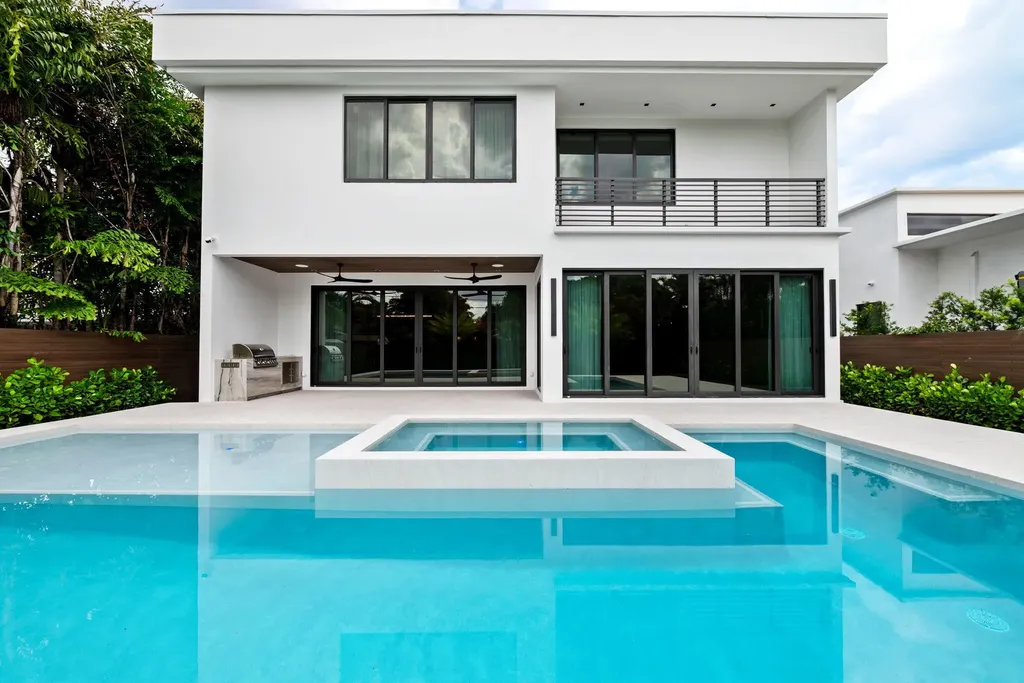 425 NE 10th Avenue Fort Lauderdale FL 33301