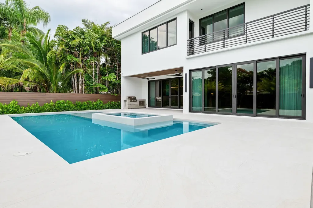 425 NE 10th Avenue Fort Lauderdale FL 33301